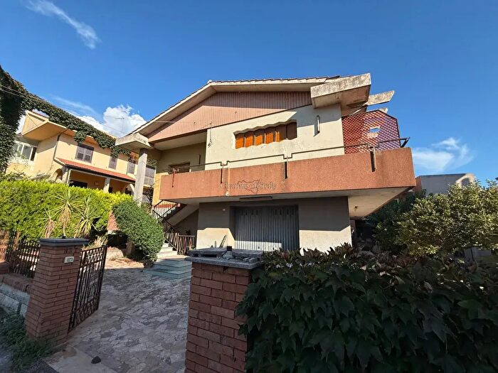 Casa quadrilocale in vendita in Via Risorgimento Modica, Modica