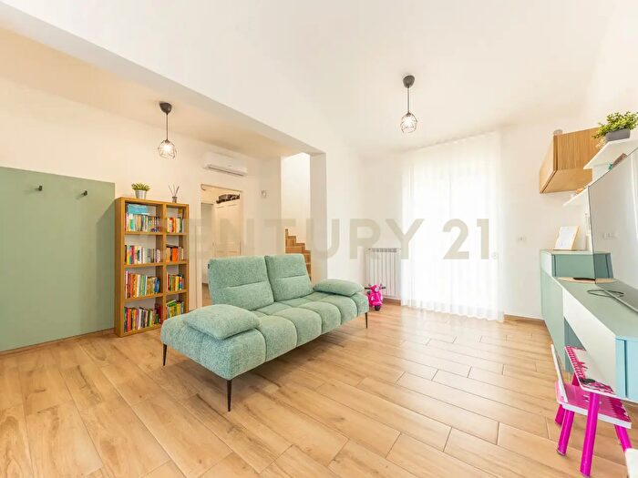 Casa in vendita in Via Cesare Pavese, Anzio