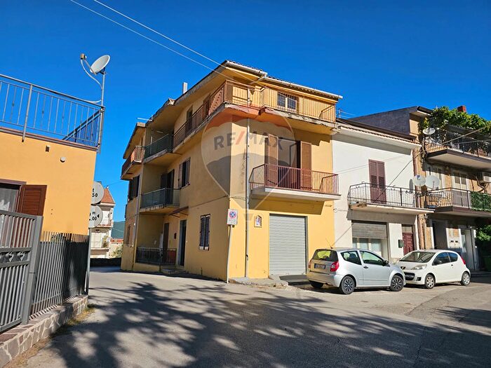 Casa con 10 locali in vendita in Via Serrone, Centola