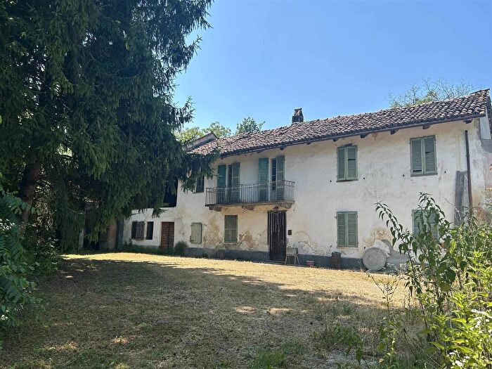 Casa con 5 locali in vendita in Via Rio FreddoNeive Capoluogo Neive Cuneo, Neive