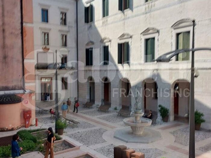 Appartamento trilocale in affitto in piazza san leonardo, Piazza dei Signori, Treviso