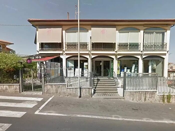 Appartamento con 8 locali in vendita in Via Gramsci, Gravina Di Catania