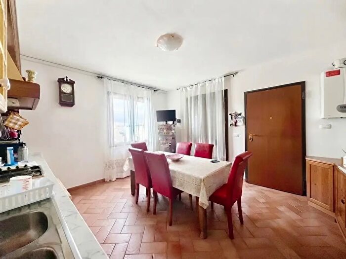 Appartamento trilocale in vendita in Peccioli