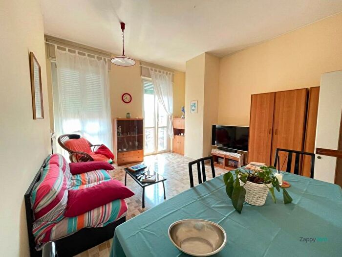 Appartamento trilocale in affitto in Via Bolzano, Rovereto, Milano