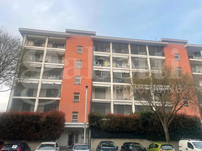 Appartamento trilocale in vendita in Via Lidia De Grada, Rozzano