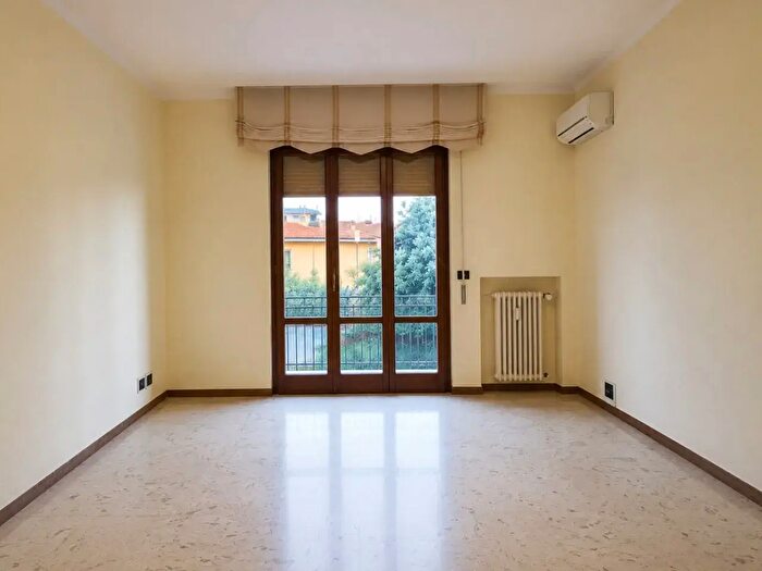 Appartamento con 5 locali in vendita in Via Cimarosa, Pistoia