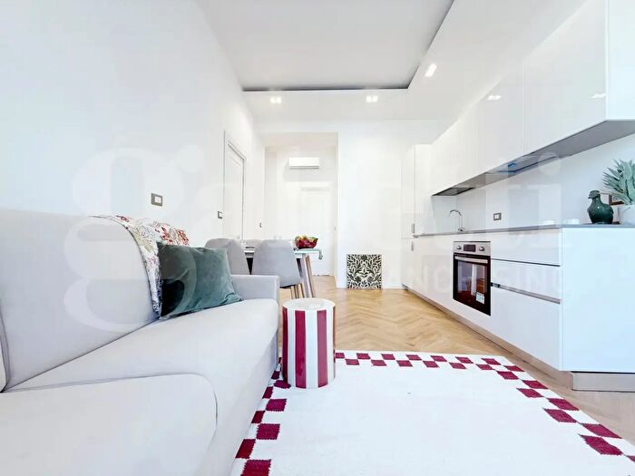 Appartamento trilocale in vendita in Viale Papiniano, Milano