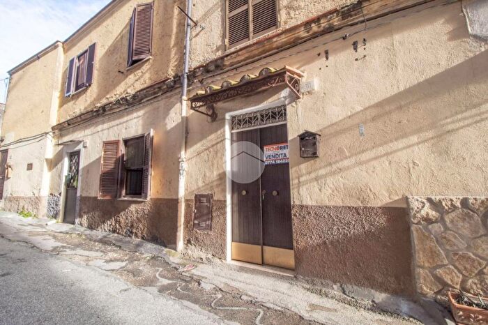 Appartamento bilocale in vendita in Via Fiume, Palombara Sabina