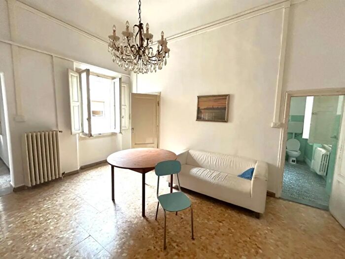 Appartamento con 5 locali in vendita in Firenze