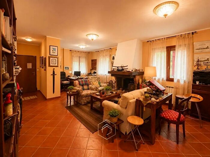 Casa bilocale in vendita in Via Due Giugno, Riva del Po