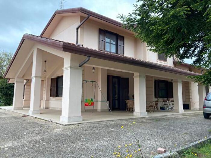 Casa con 6 locali in vendita in Via San Nicola, Cassino