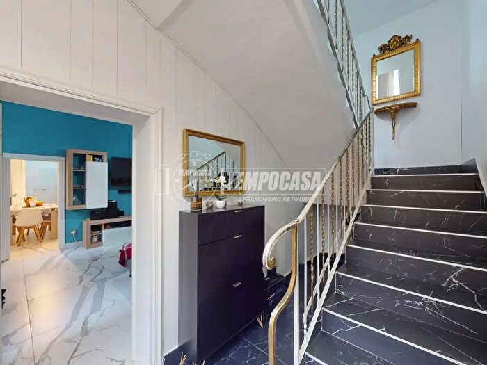 Casa quadrilocale in vendita in Carpi