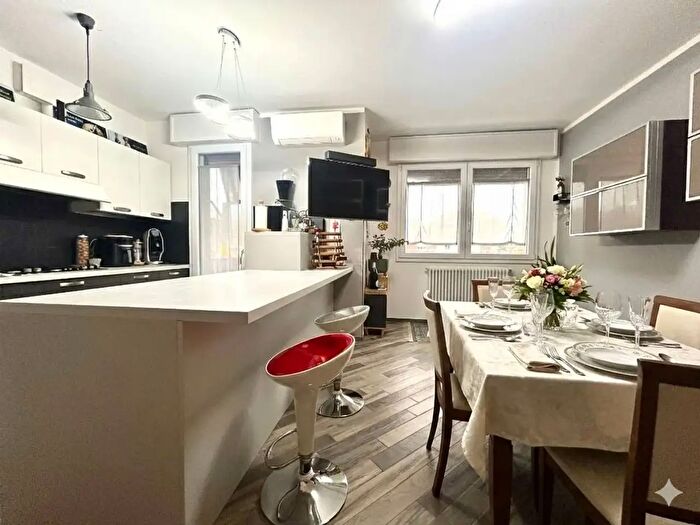 Appartamento con 5 locali in vendita in Via Claterna, Ozzano DellEmilia