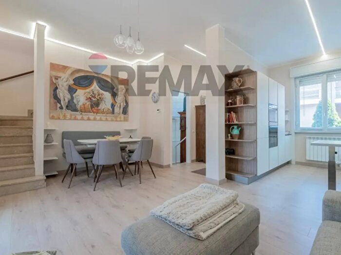 Casa trilocale in vendita in Via Martiri di Belfiore, Olgiate Olona