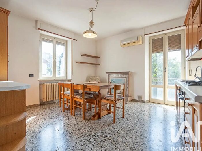 Casa con 8 locali in vendita in Via Donato Bramante, Macerata