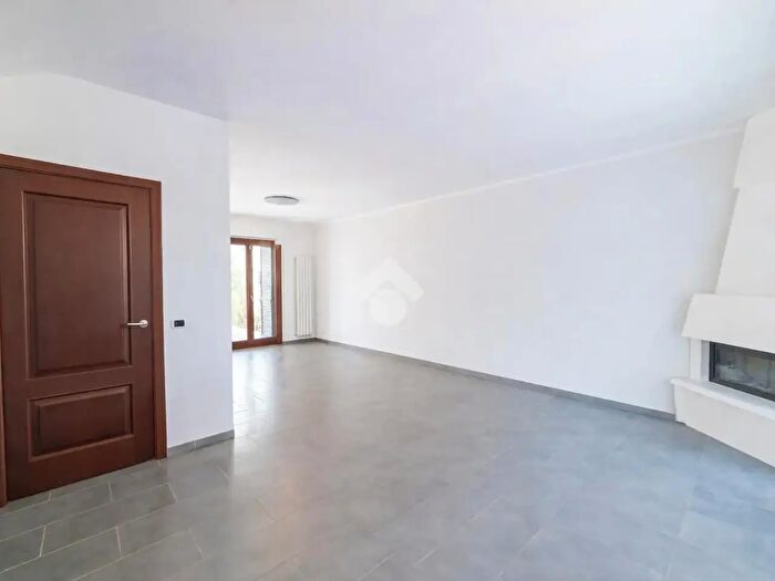 Casa con 5 locali in vendita in Strada Acqua Bianca, Viterbo