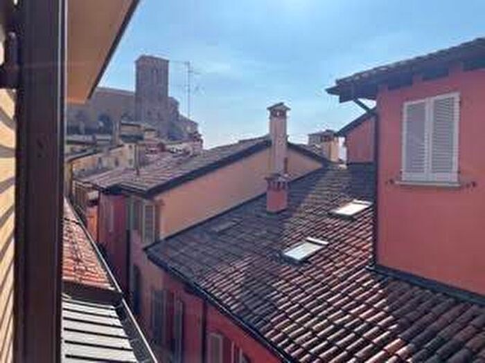 Appartamento bilocale in affitto in Via Novembre, Centro Storico, Bologna