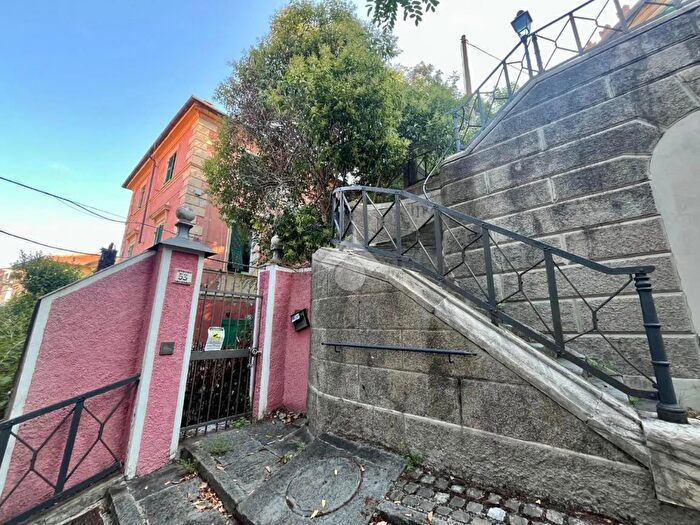 Casa con 10 locali in vendita in Scalinata Cernaia, La Spezia