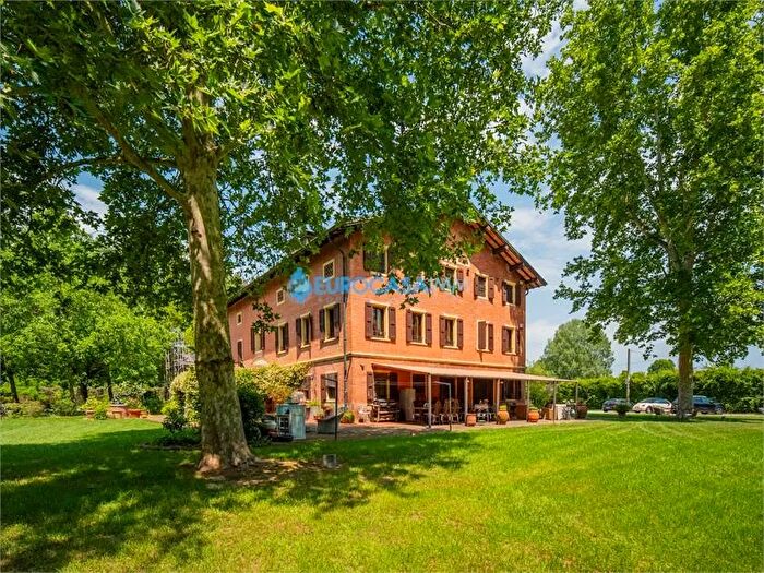 Casa con 18 locali in vendita in Via Bella Rosa Carpi Mo, Carpi