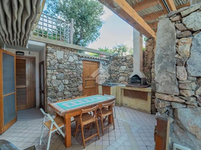 Appartamento trilocale in vendita in Via dei Mirti, Golfo Aranci