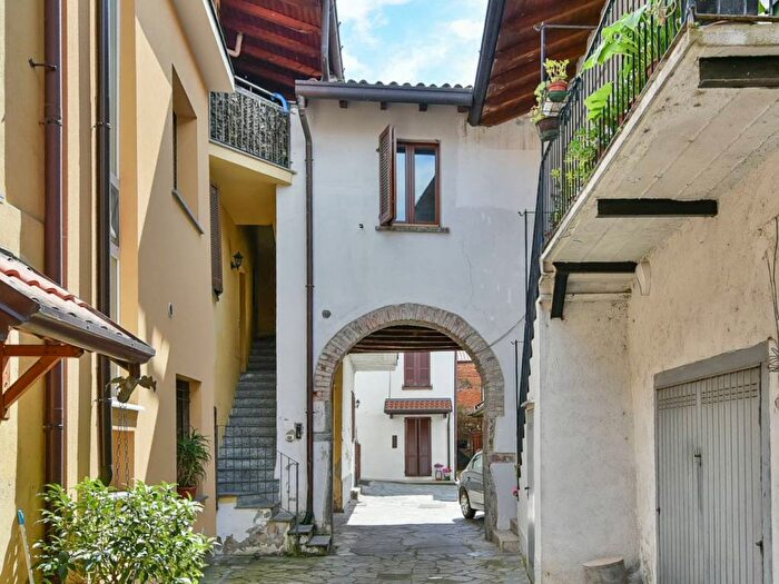 Appartamento monolocale in affitto in Via Montebello, Centro, Mariano Comense