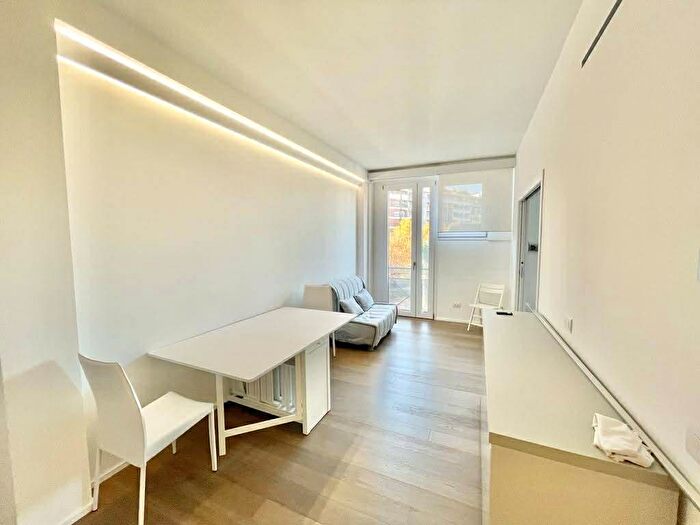 Appartamento bilocale in affitto in De Angeli, Milano