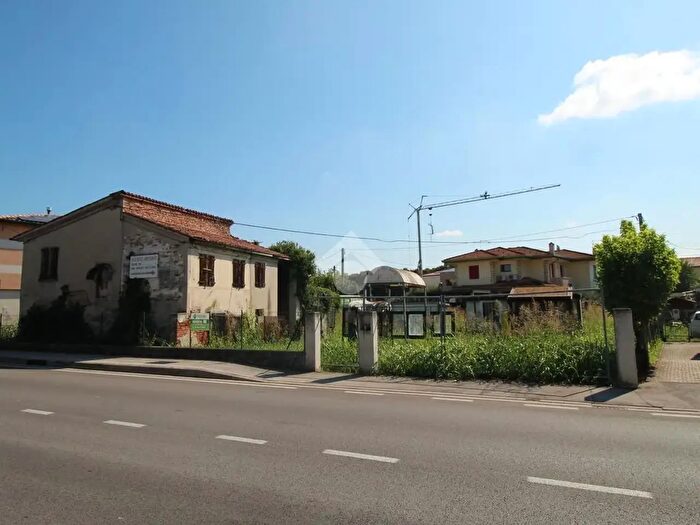 Casa quadrilocale in vendita in Via G Garibaldi, Camisano Vicentino