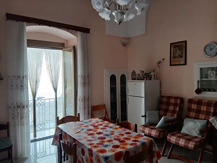 Casa trilocale in vendita in Via Pietro De Cristoforis, Ostuni