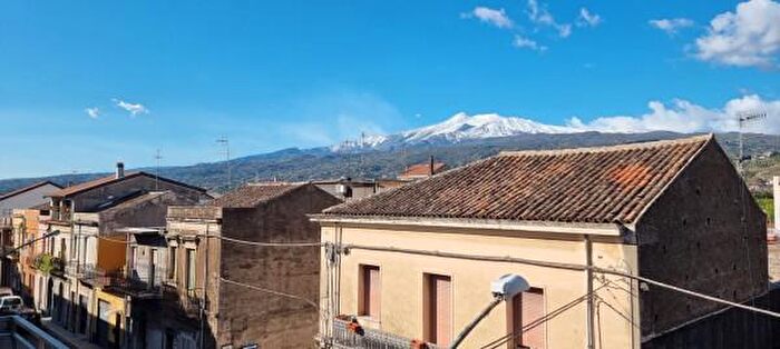 Appartamento con 5 locali in vendita in Via Principe di Piemonte, Fiumefreddo Di Sicilia