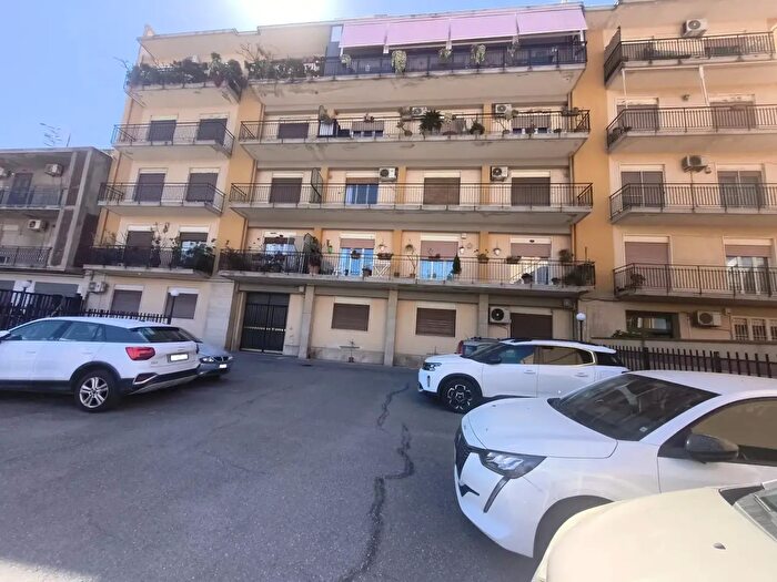 Appartamento con 5 locali in vendita in Via Roccamotore, Messina