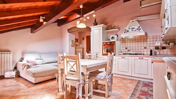 Appartamento bilocale in vendita in Via Libertà Turate, Turate