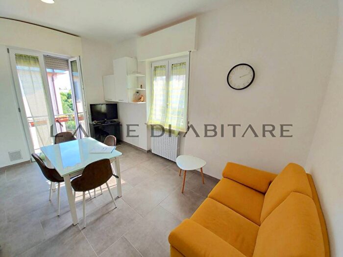 Appartamento trilocale in affitto in Borgo Roma, Verona