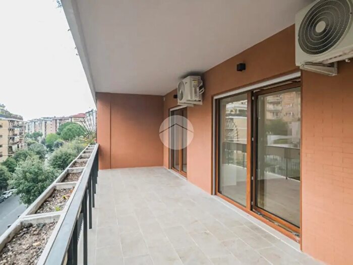 Appartamento quadrilocale in vendita in Via di Donna Olimpia, Roma