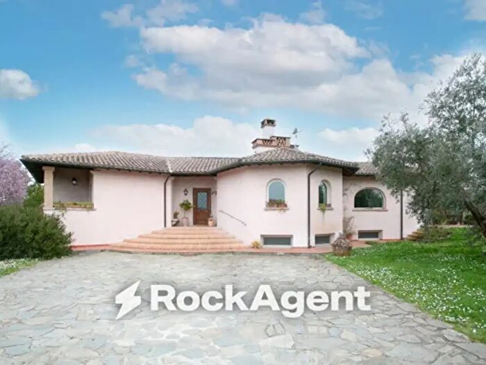 Casa con 6 locali in vendita in Via Valle del Muraglione, Canale Monterano