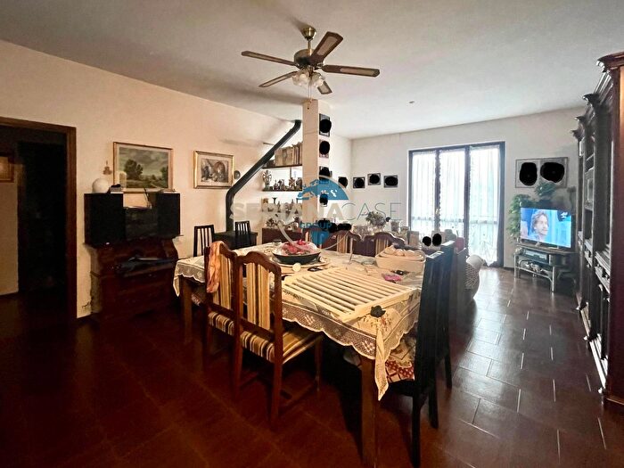 Appartamento quadrilocale in vendita in Via dei Corni, Alzano Lombardo