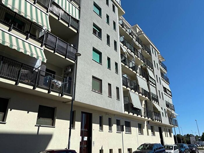 Appartamento trilocale in affitto in Via Novara, Volpiano