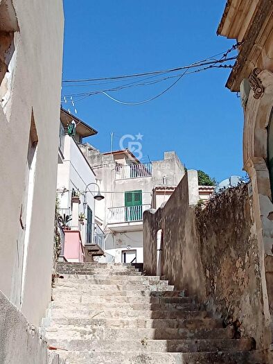 Appartamento con 5 locali in vendita in Via del Fico, Modica