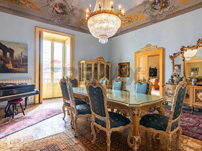 Casa con 11 locali in vendita in Via Ronco Paganini, Ispica