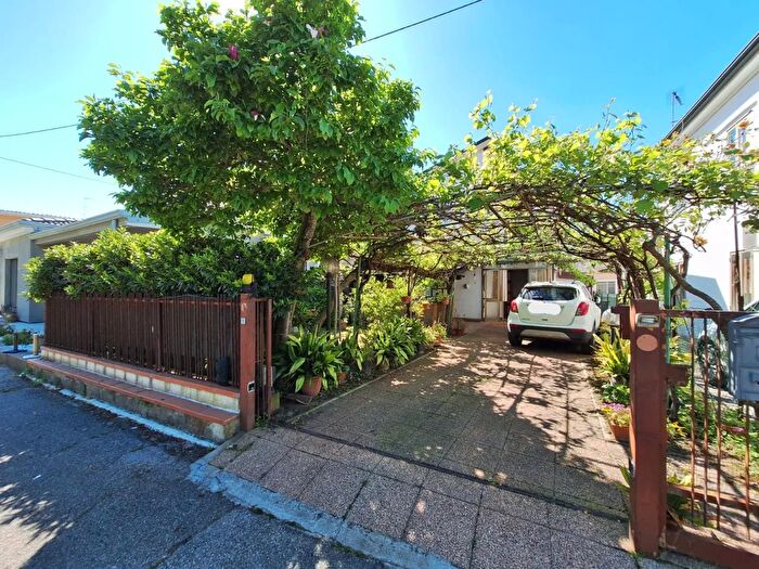 Casa trilocale in vendita in Via Pergolesi, Rovigo