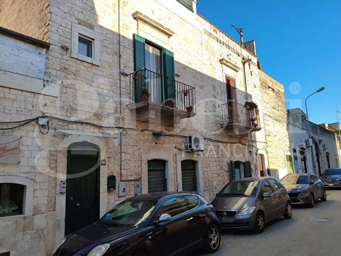 Casa trilocale in vendita in Via Calzaiuoli, Casamassima