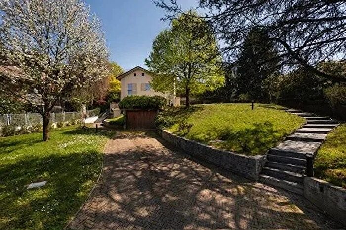 Casa con 8 locali in vendita in Corso Luigi Kossuth, Torino