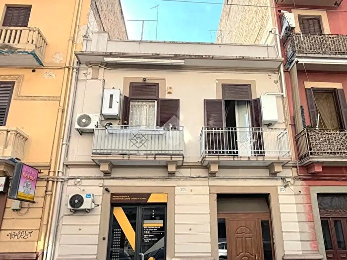 Appartamento trilocale in vendita in Corso Alcide De Gasperi, Bari