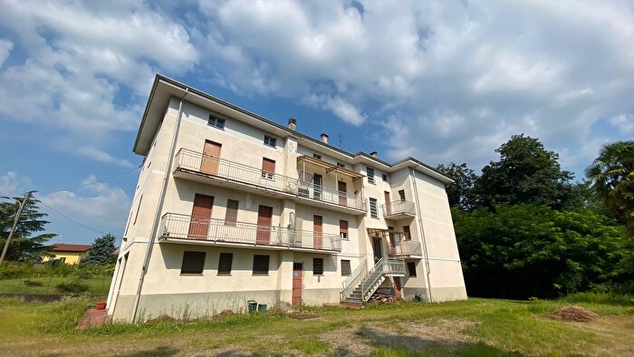 Casa con 10 locali in vendita in Via Martiri Libertà Conti Cossato Biella Piemonte Italia, Cossato
