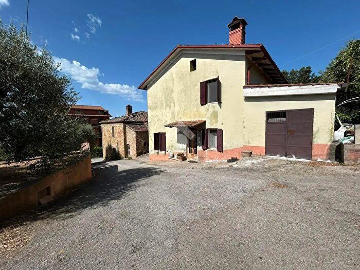 Appartamento con 5 locali in vendita in Via Baldo, Perugia