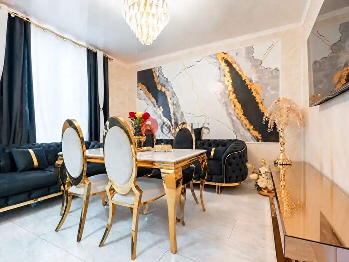 Appartamento trilocale in vendita in Viale Risorgimento, Mantova