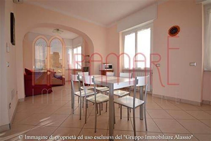 Appartamento trilocale in affitto in Passeggiata Cadorna Porto, Alassio