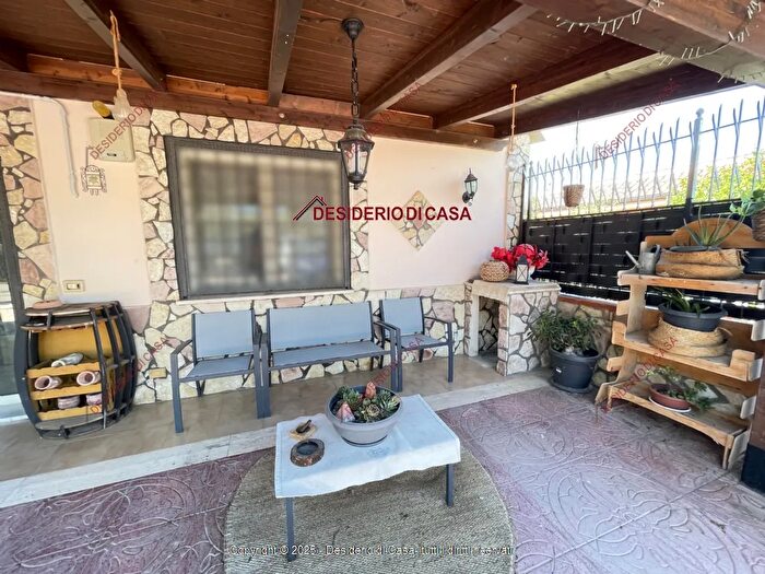 Casa quadrilocale in vendita in Via Danimarca Carini, Carini