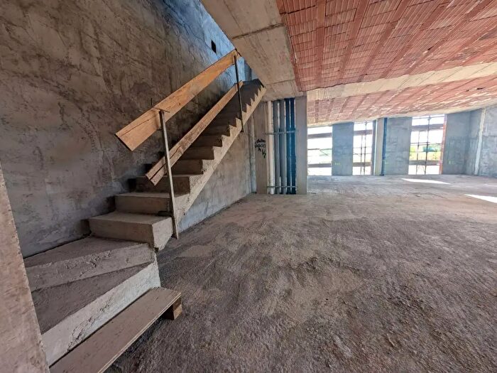 Appartamento trilocale in vendita in Via Lodovica, Vimercate