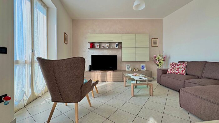 Appartamento trilocale in vendita in Via Cesare Battisti, Ghedi