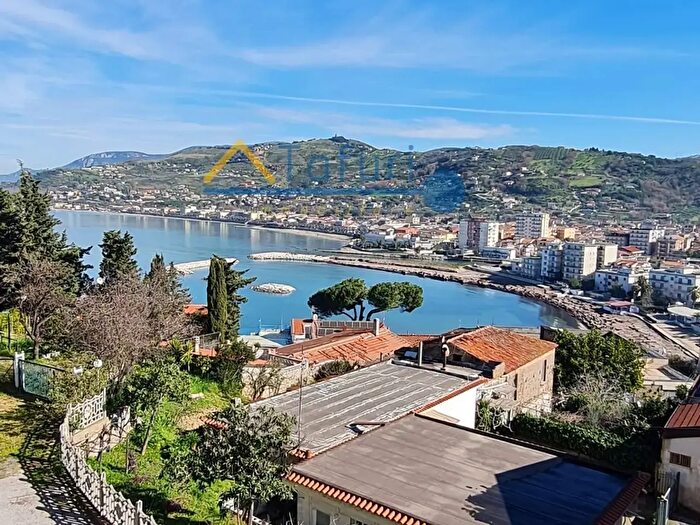 Casa con 6 locali in vendita in Via Carmine Rossi, Agropoli